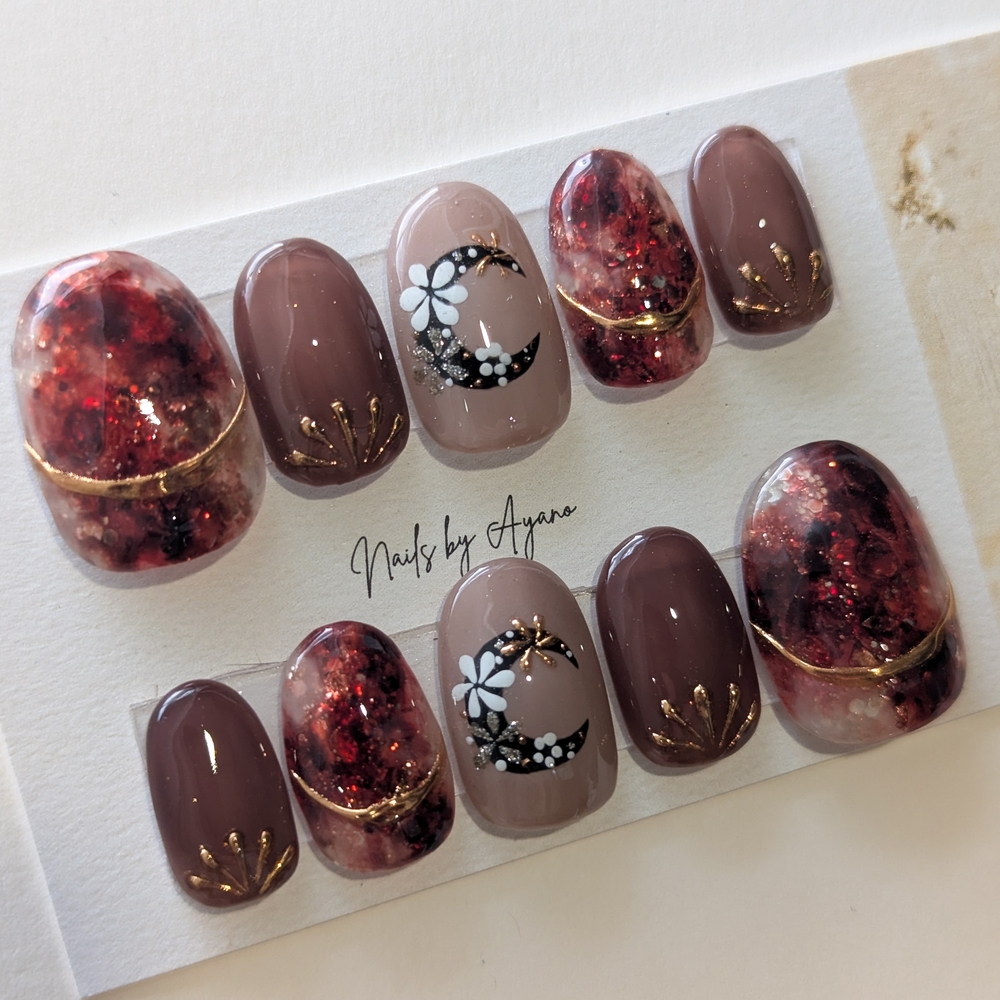 Elegant Brown and Red Press-On Nails